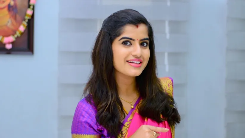 AJ Gives Pravali's Sari to Hasini