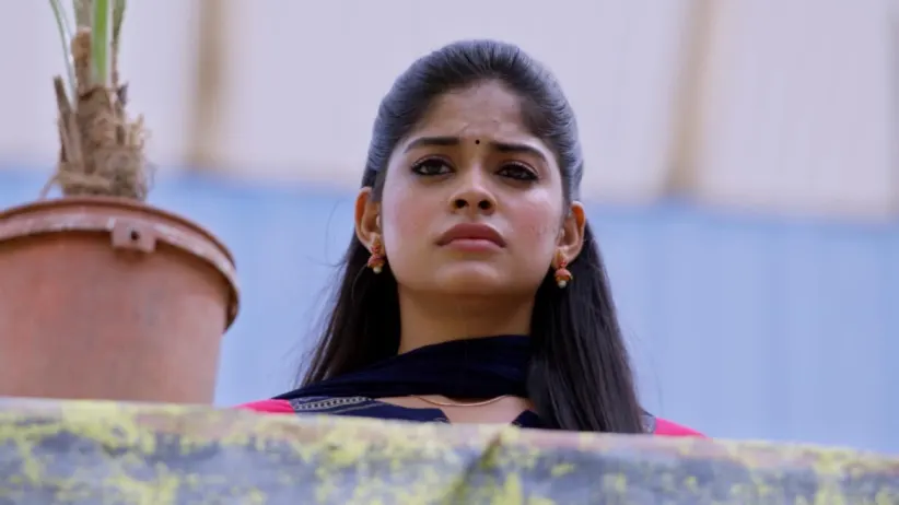 Surya Prakash Tries to Comfort Anu