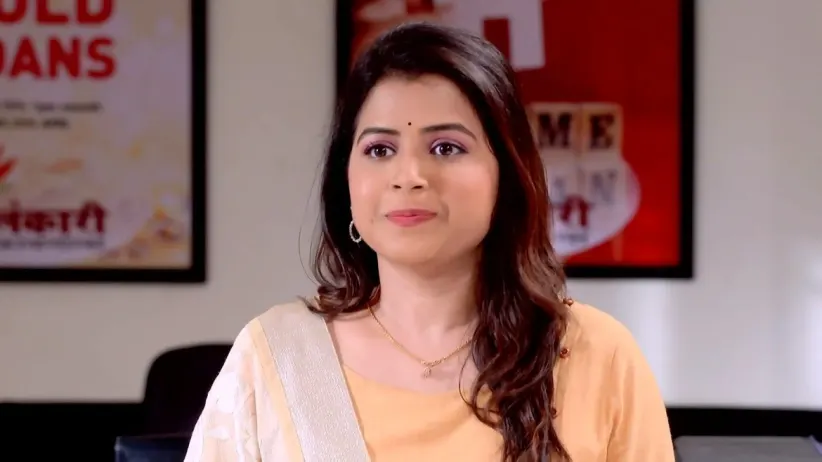 Manu to Help Satyajit | Pahile Na Me Tula