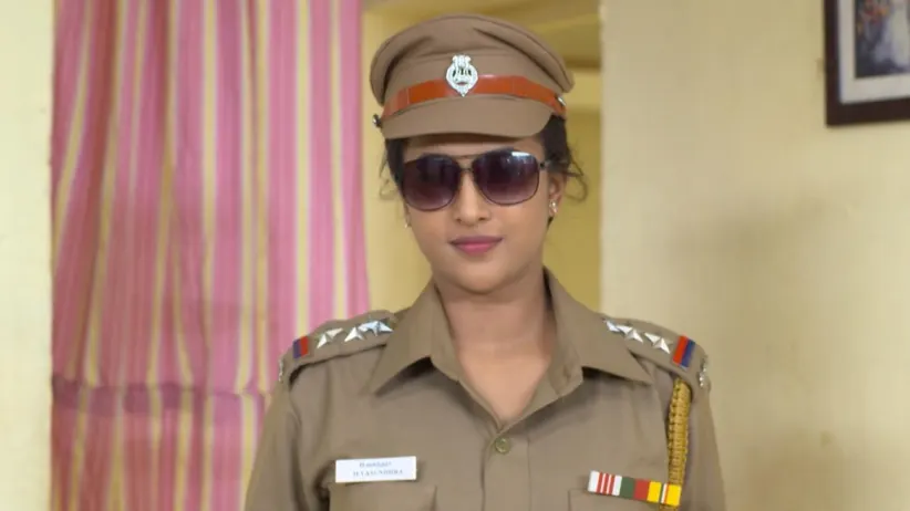 Meenakshi's Nuptial Chain Goes Missing