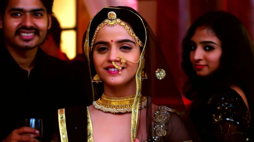 Devi Falls in Love with Adhiraj
