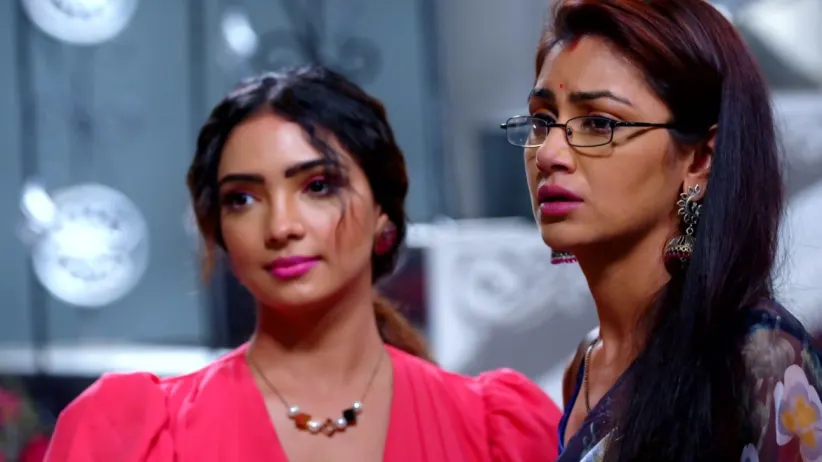 Pragya Seeks Sarita Help