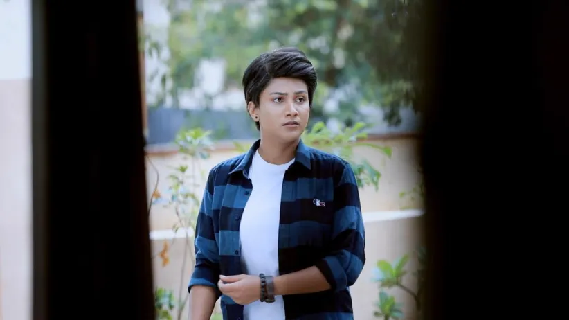 Will Karthik Meet Sathya?