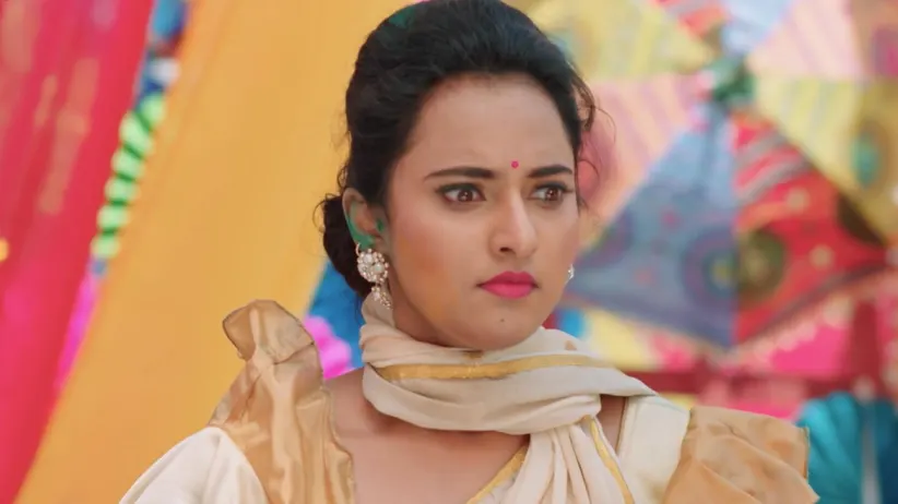 Nakshatra Gives Akhil a Spiked Drink