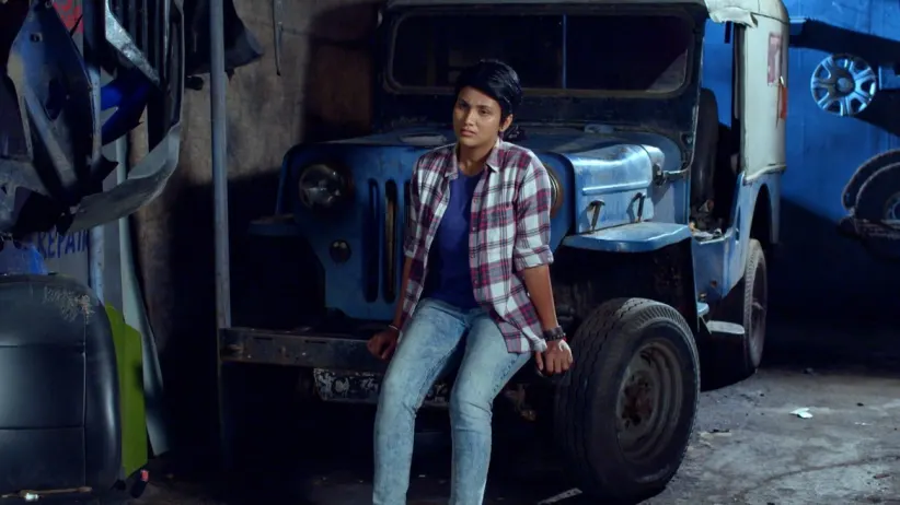 Sathya Realises Her Love for Karthik