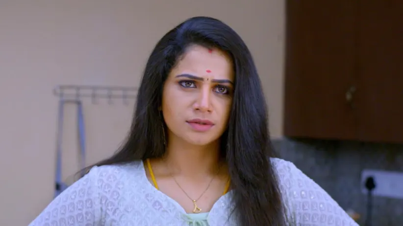 Prathibha Speaks Rudely to Gomathy