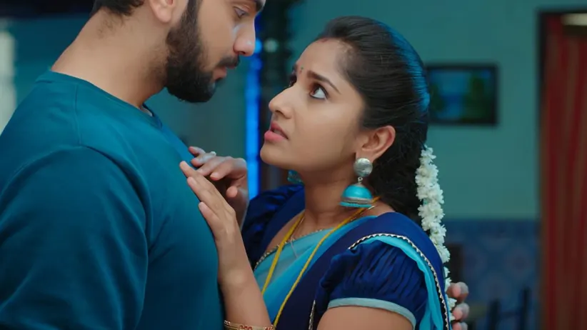 Divya’s Sari Catches Fire