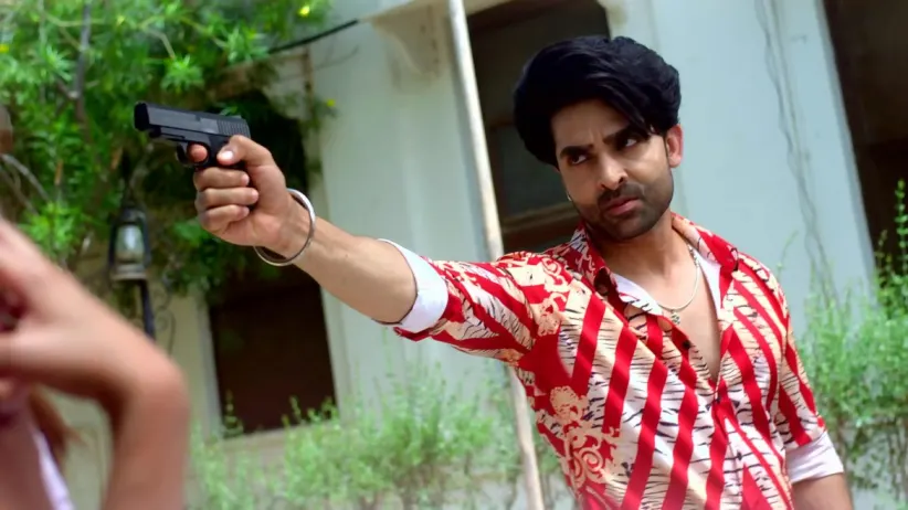 Mahi Cleans Chanda’s House