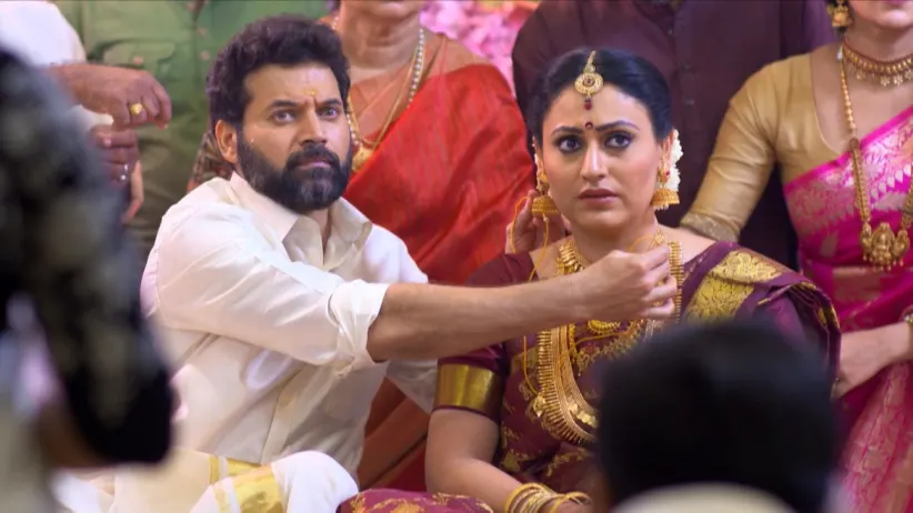 Meera Gets Ready For Her Wedding