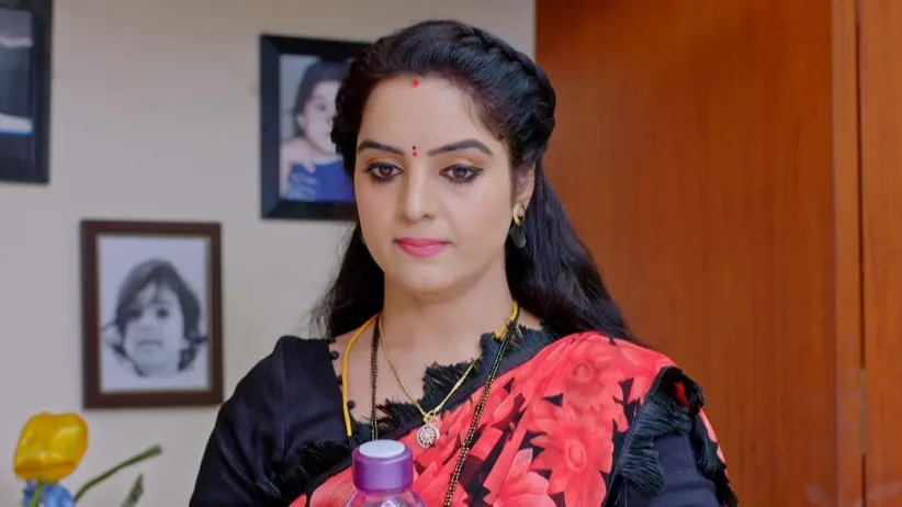 Sumangali Badmouths Vasundhara
