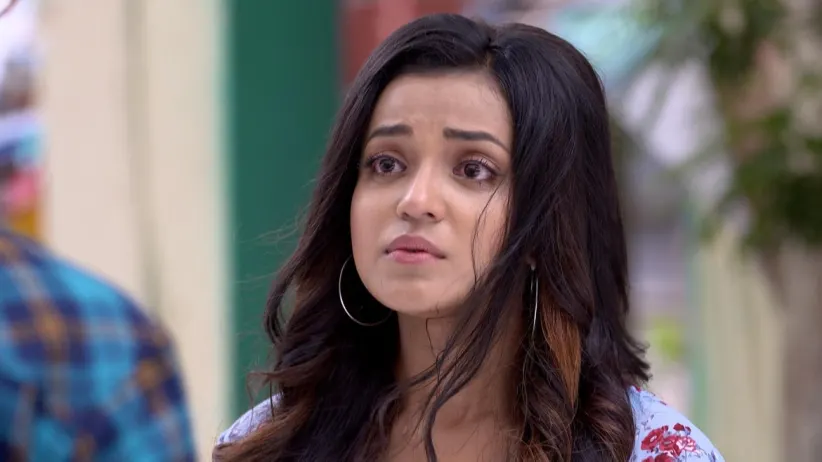 Urmi Insults Satyaki