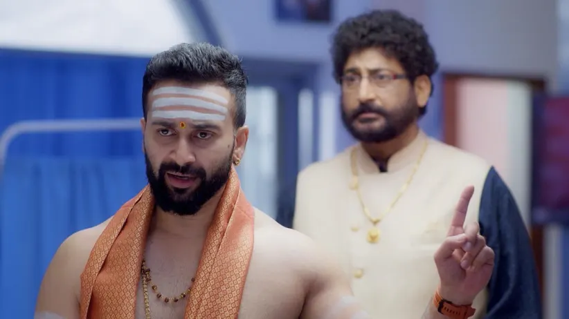 Vishal Saves Trinayani's Life