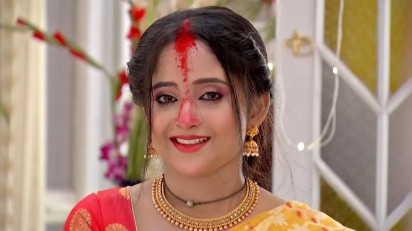 Ratul Puts Vermillion on Sreetama