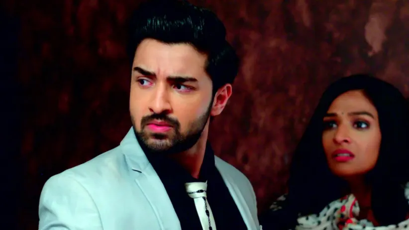 Rishi Protects Lakshmi's Honour