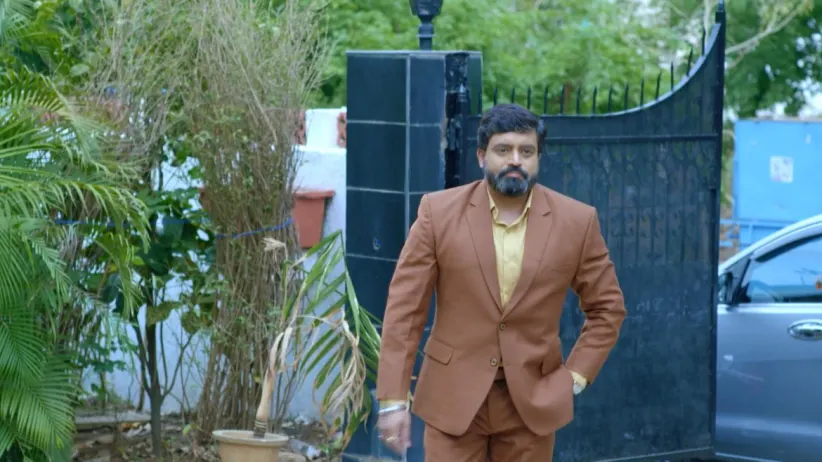 Anu Keeps Priya away from Aryavardhan