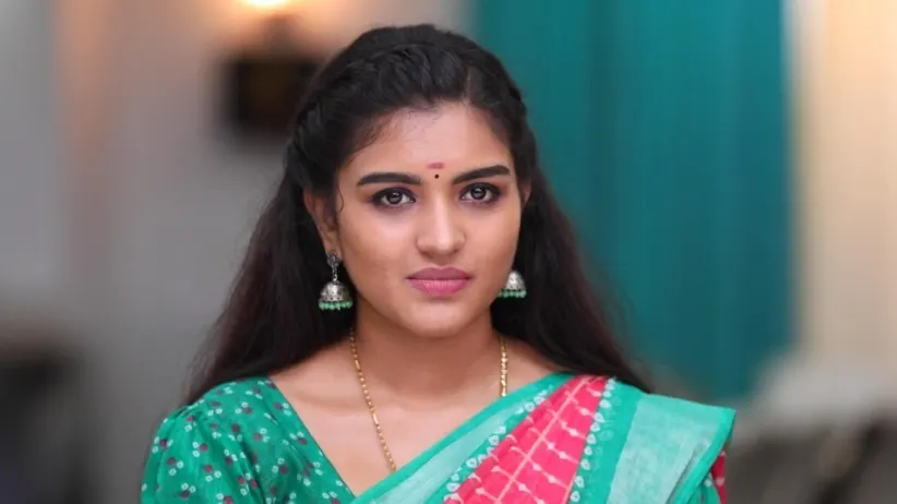 Parvathy Requests Akhila to Help Rasathi
