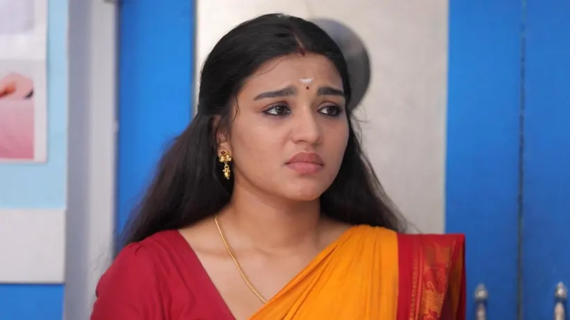 Iniyan Reveals the Truth to Akhila
