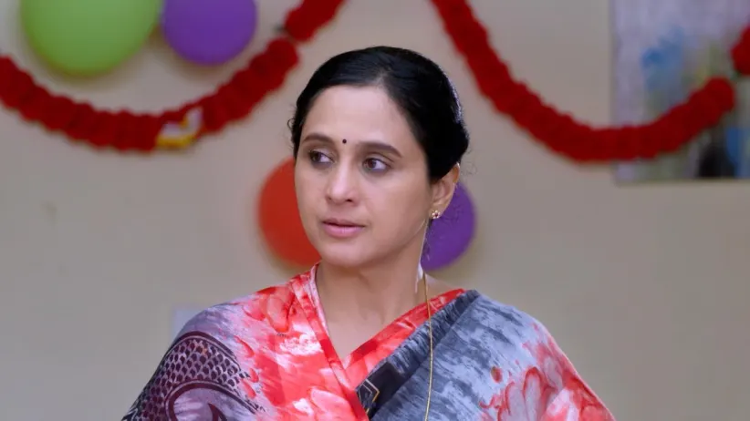 Pratibha Berates Lakshmi