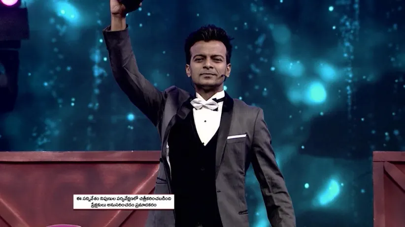 Anchor Ravi in Tejas' Magic Act