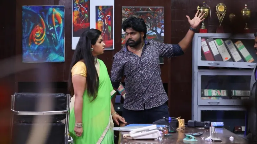 Akhila Advises Aishwarya