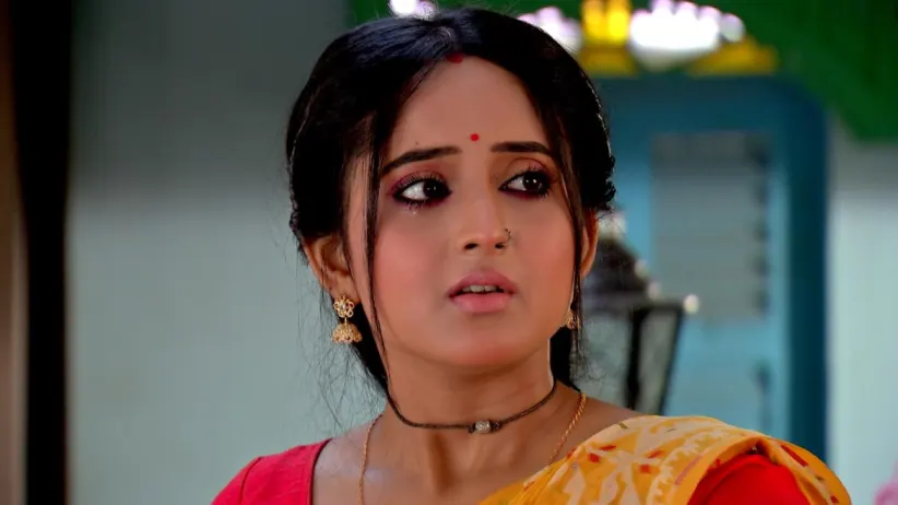 Ratul Takes Sreetama in His Arms