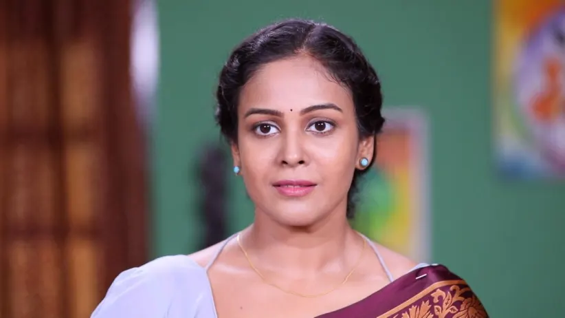 Muthuazhagu quarrels with Abhirami