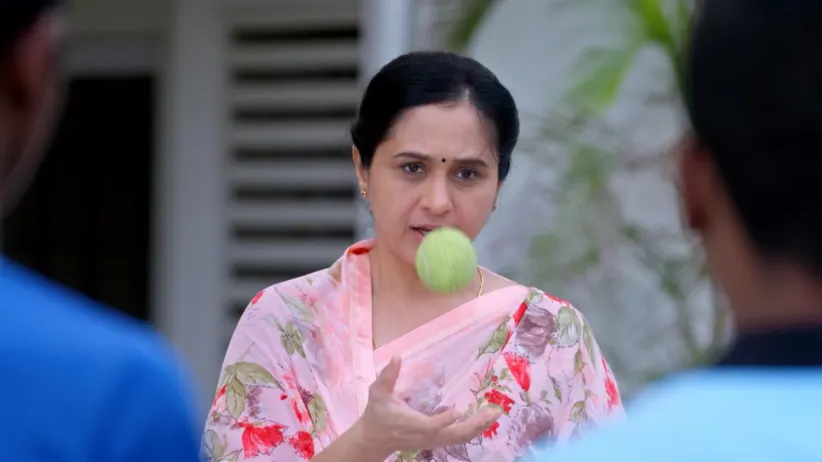 Santosh Avoids Talking to Lakshmi