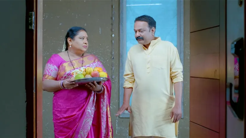 Amulya Dresses Up as a Man