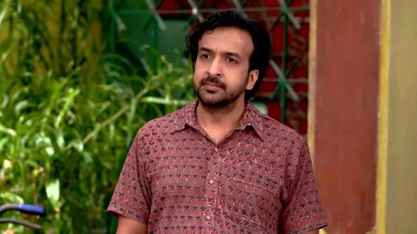 Urmi Goes to Hit Rini
