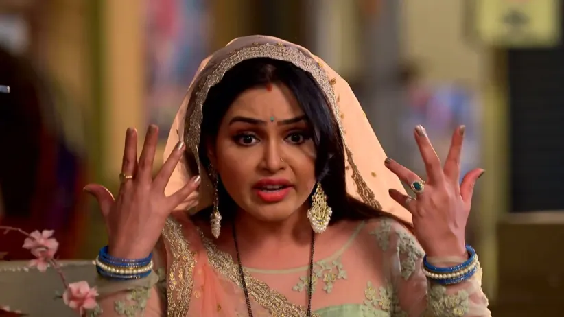 Anita Visits Tiwari with a 'Rakhi'
