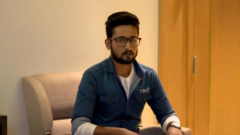 Urmi and Satyaki in One Room