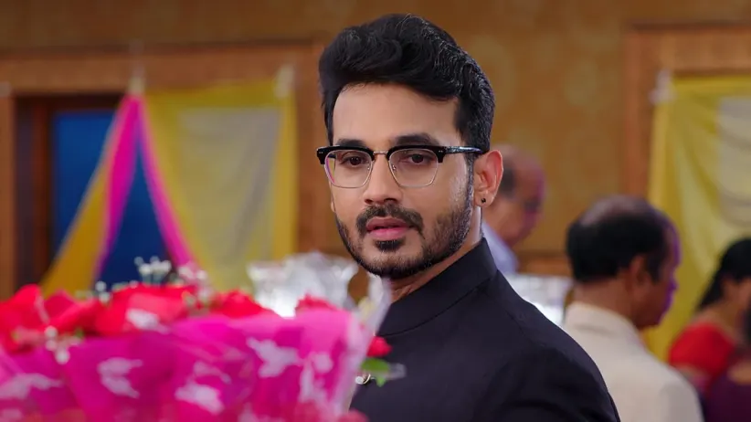 Kanishka Sees Kaustubh Proposing to a Girl