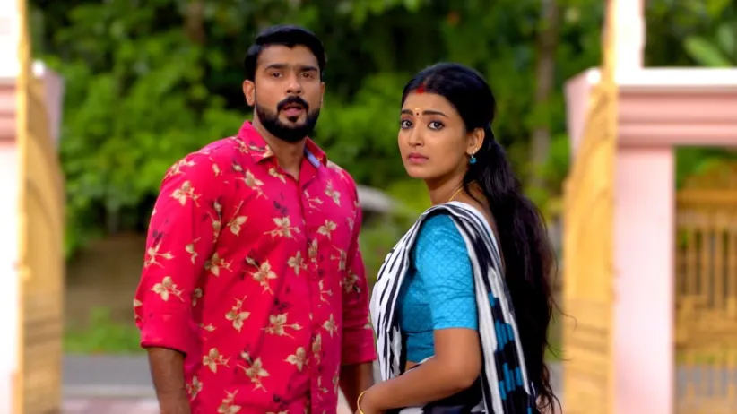 Malavika Shuns Karthika