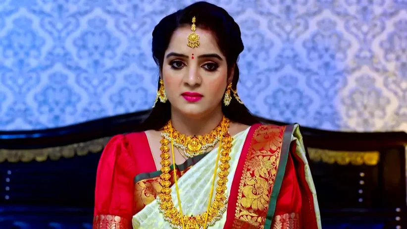 Vasundhara Feels Anxious | Oohalu Gusagusalade