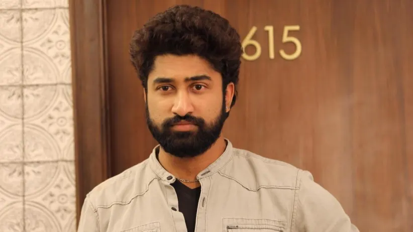 Mehta Reads the Advertisement