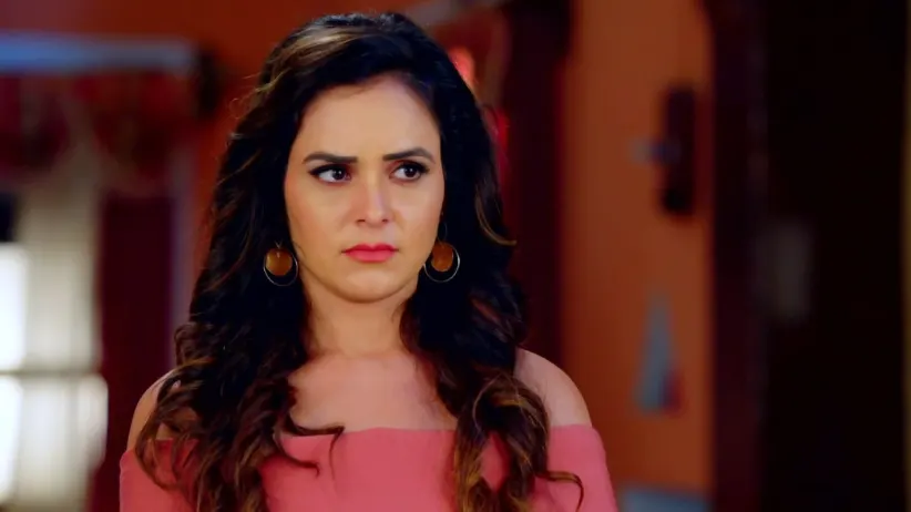 Samiksha Asks Swati to Cut Her Hair