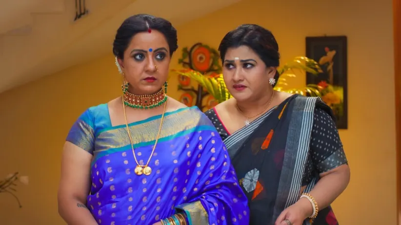 Pinky Tries to Surprise Abhi