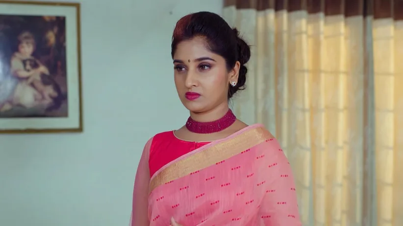 Divya Seeks Nithya’s Blessings