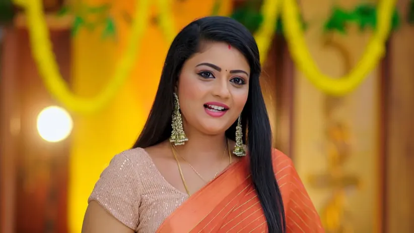 AJ Saves Bhanu from Falling