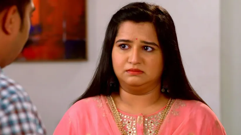 Vasant Asks Nalu about Her Bangles