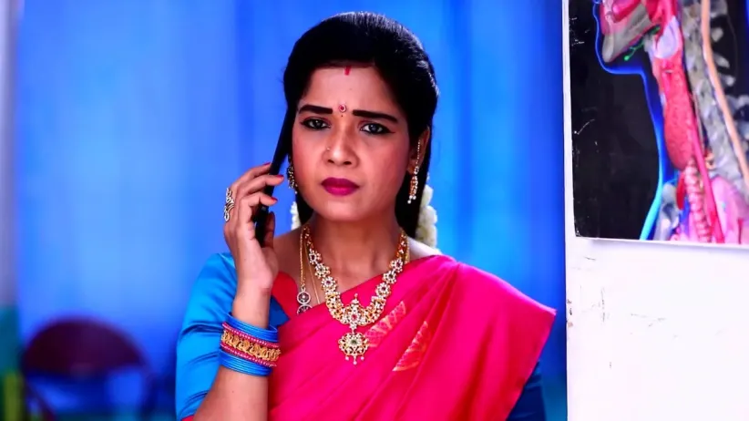 Akhila Prays for Parvathy