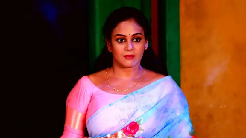 Sanjeev Secretly Helps Abhirami