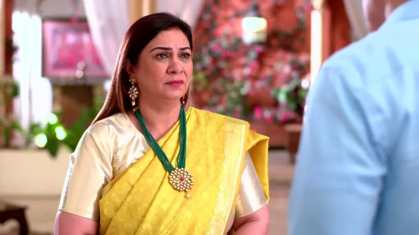 Sonia Overhears Mrs Kapoor