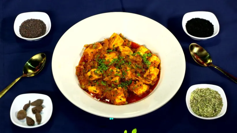 Irani Pyaaz Samosa and Achaari Paneer