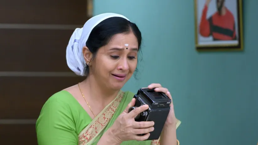 Pavithra Learns About the Camera
