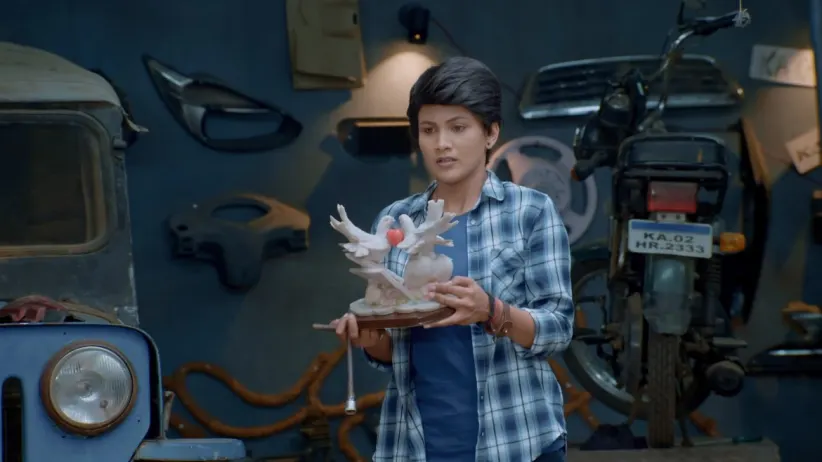 Karthik's talks surprise Divya - Sathya
