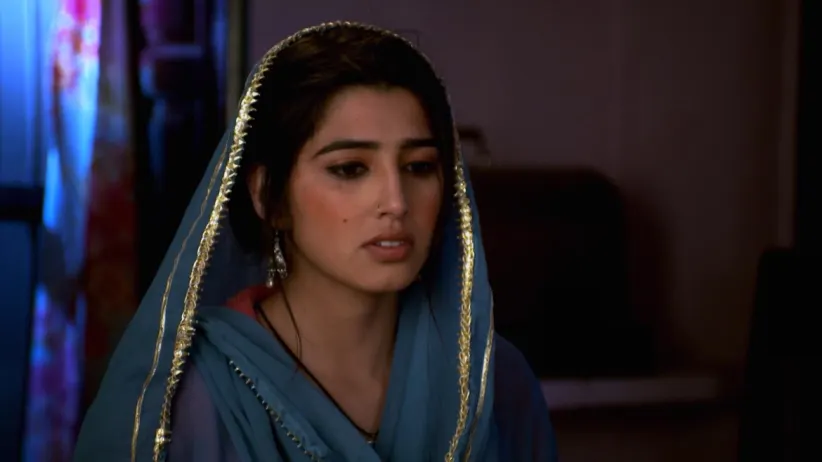 Zarina and Bano read the letter - Tu Patang Main Dor