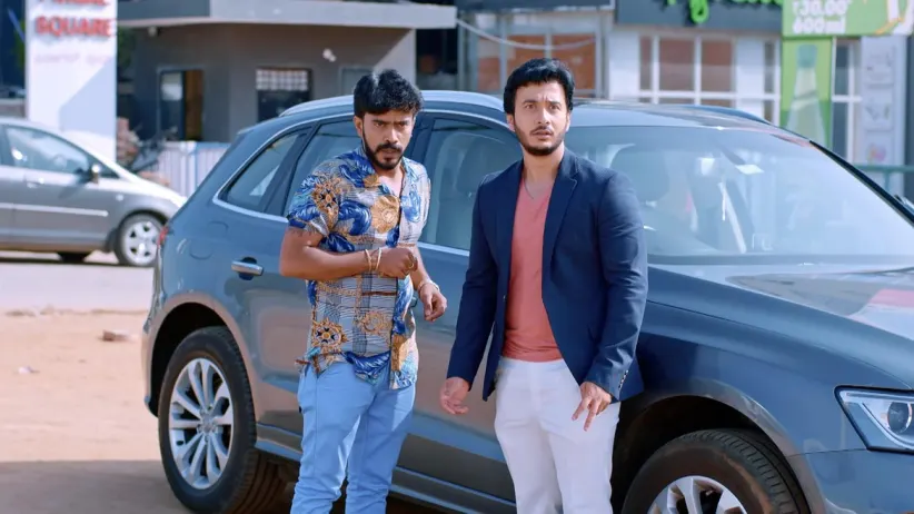 Will Bala see Divya and Karthik together? - Sathya