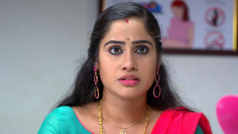 Kanakam slaps Karthika - Karthika Deepam