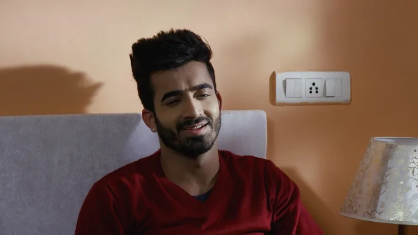Desho receives Armaan’s gift for Simple - Khasma Nu Khani